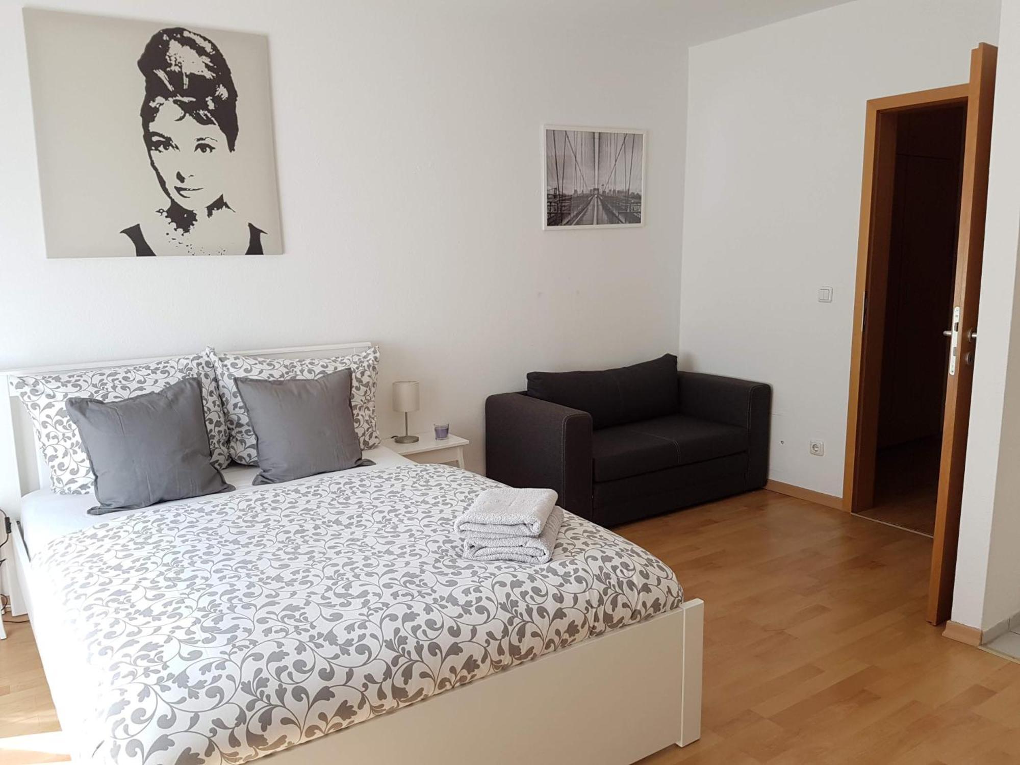 Studio Dresden Neustadt & Parking Exteriör bild
